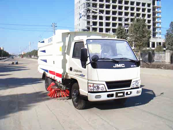 江鈴順達掃路車