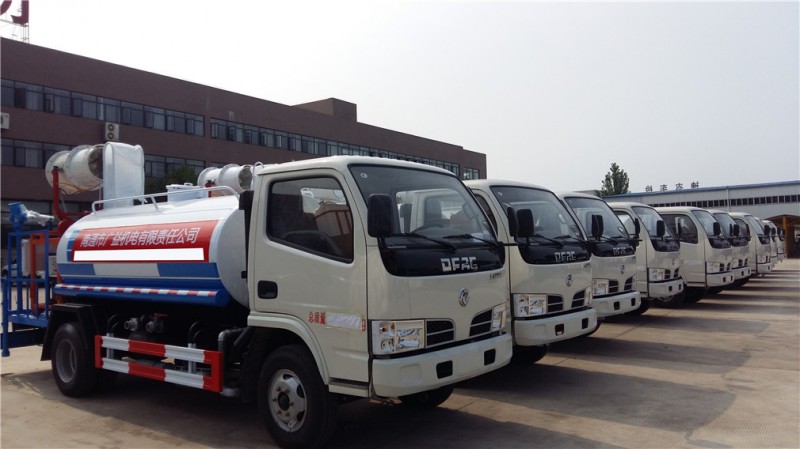 東風(fēng)多利卡3噸灑水車準(zhǔn)備發(fā)車 東風(fēng)多利卡3噸灑水車準(zhǔn)備發(fā)車