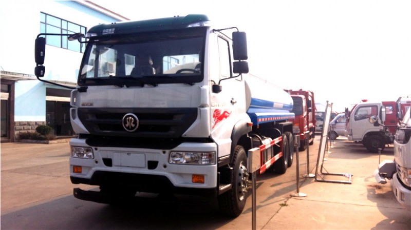 重汽斯太爾后雙橋20方灑水車前右面圖 重汽斯太爾后雙橋20方灑水車前右面圖