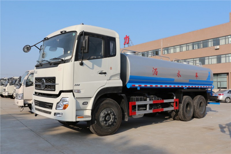 東風天龍20噸灑水車前左面圖 東風天龍20噸灑水車前左面圖