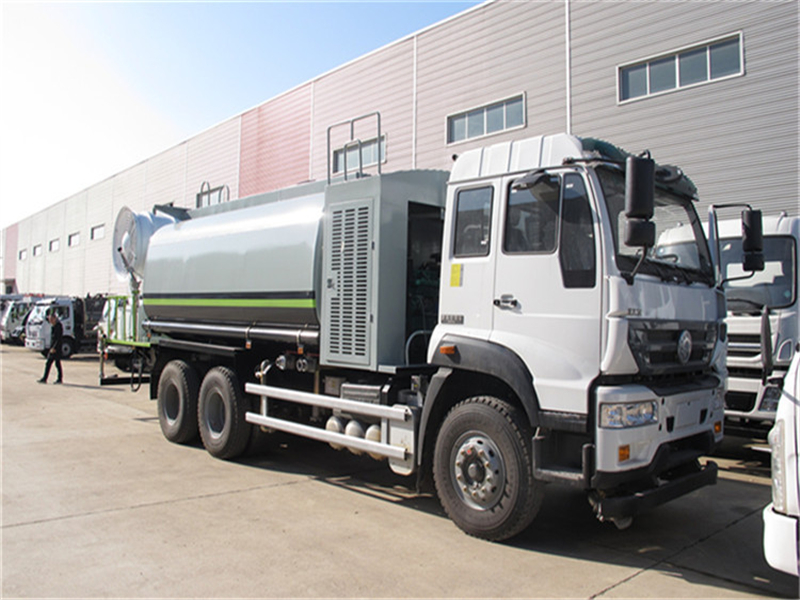 重汽大型斯太爾多功能抑塵車