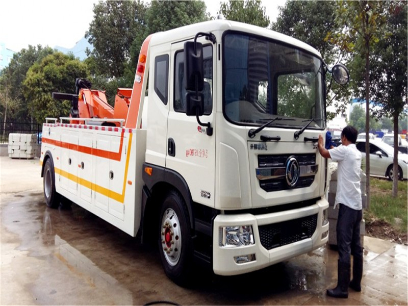 東風D9 一拖一清障車