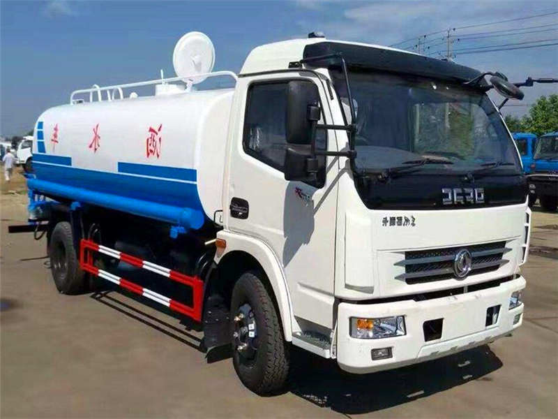 東風(fēng)福瑞卡9方灑水車