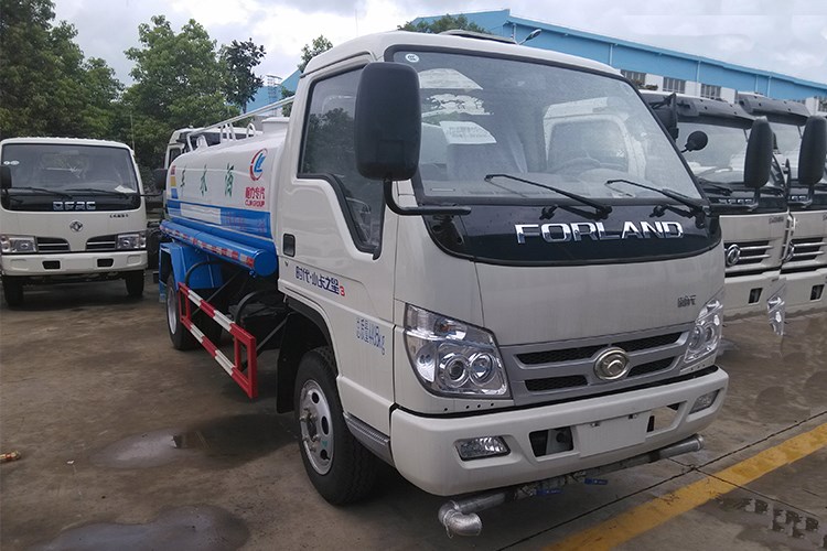 福田時(shí)代5噸綠化灑水車 福田時(shí)代5噸綠化灑水車