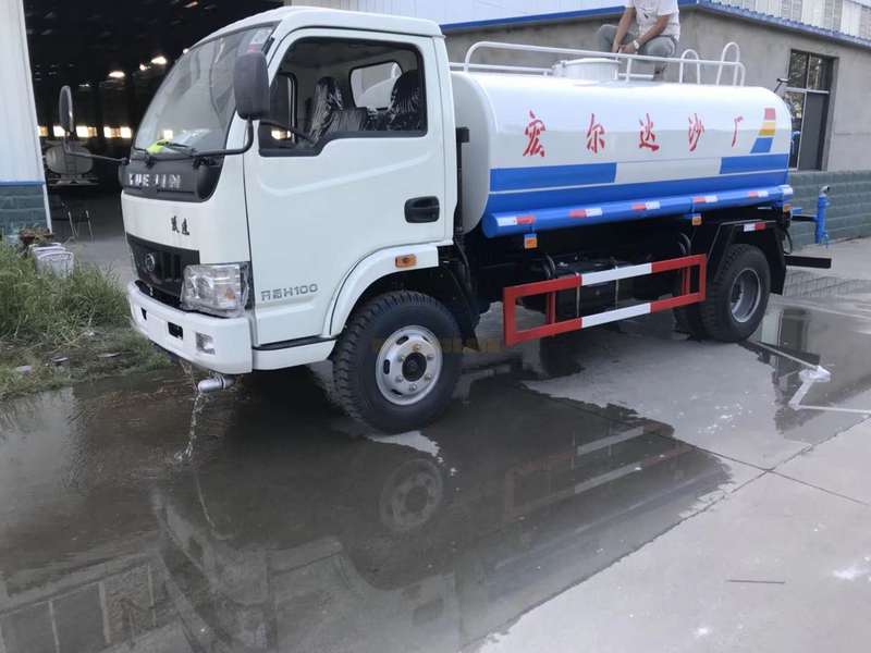 躍進5噸灑水車前左面圖 躍進5噸灑水車前左面圖