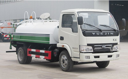 躍進5噸灑水車綠白二色前左面圖 躍進5噸灑水車綠白二色前左面圖