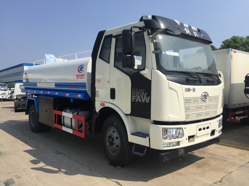 解放J6 12噸灑水車前左面圖 解放J6 12噸灑水車前左面圖