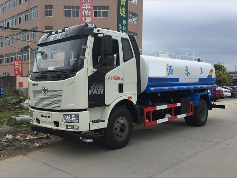 解放J6 12噸灑水車前右面圖 解放J6 12噸灑水車前右面圖