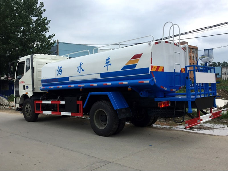 解放J6 12噸灑水車后左面圖 解放J6 12噸灑水車后左面圖