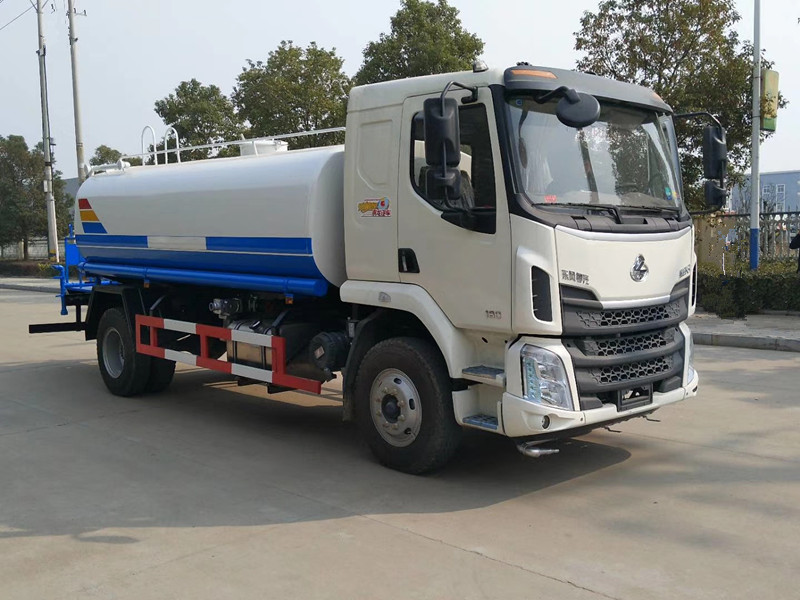 東風柳汽12方灑水車前右面圖 東風柳汽12方灑水車前右面圖