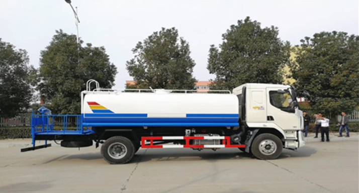 東風柳汽12方灑水車正面側面圖 東風柳汽12方灑水車正面側面圖