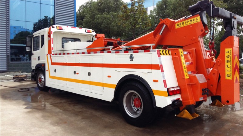 東風D9 一拖一清障車 后側圖 東風D9 一拖一清障車 后側圖