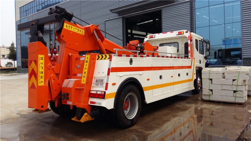 東風D9 一拖一清障車 后側圖 東風D9 一拖一清障車 后側圖