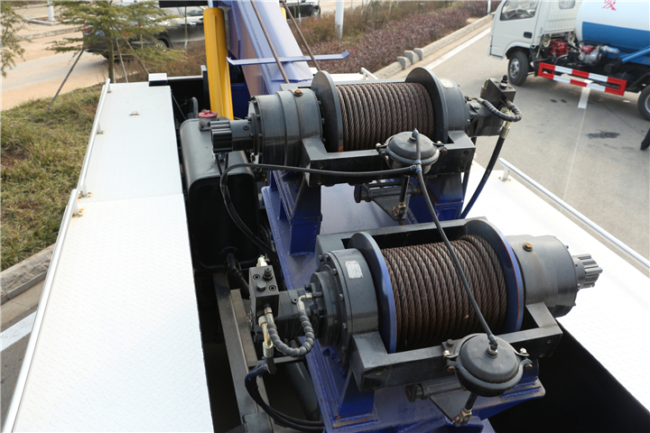 重汽后八輪一拖一清障車 部位細(xì)節(jié)圖