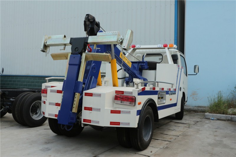 東風(fēng)小多利卡一拖一清障車 后側(cè)圖