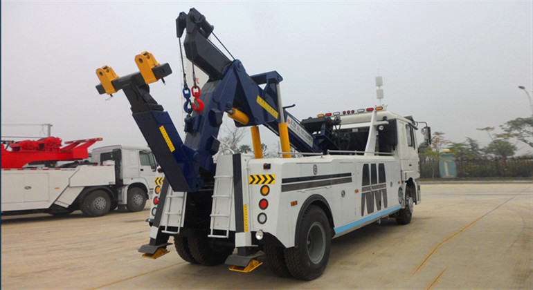 陜汽單橋托吊聯體清障車 后側圖 陜汽單橋托吊聯體清障車 后側圖