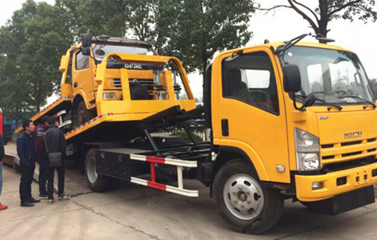 700P大五十鈴一拖二清障車 前側(cè)圖