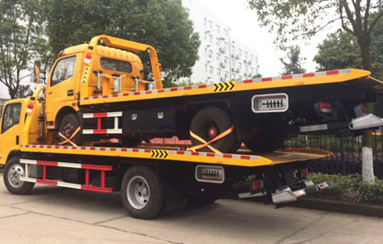 700P大五十鈴一拖二清障車 后側(cè)圖