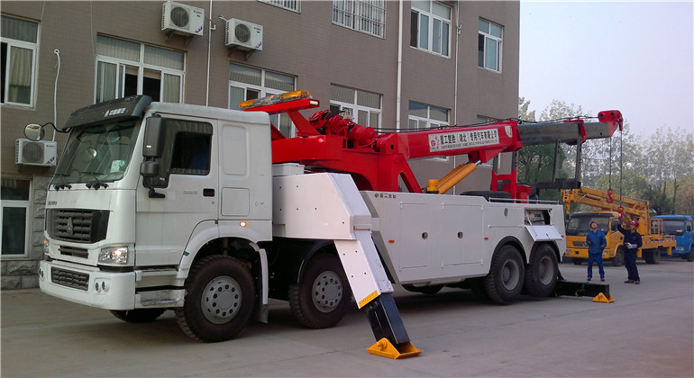 重汽豪沃360度旋轉(zhuǎn)吊清障車 前側(cè)圖 重汽豪沃360度旋轉(zhuǎn)吊清障車 前側(cè)圖