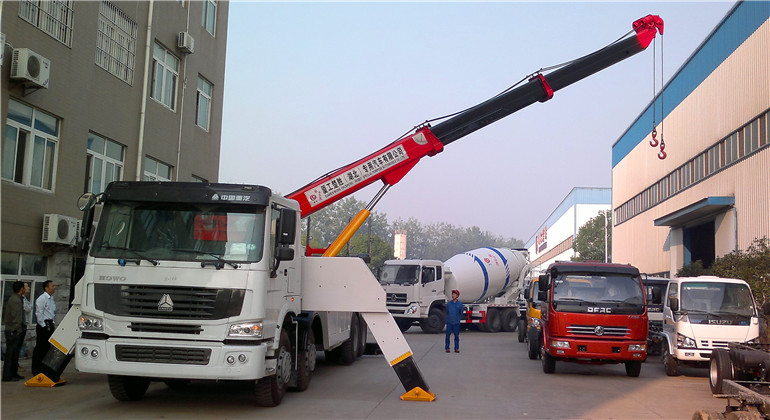 重汽豪沃360度旋轉(zhuǎn)吊清障車 前側(cè)圖 重汽豪沃360度旋轉(zhuǎn)吊清障車 前側(cè)圖