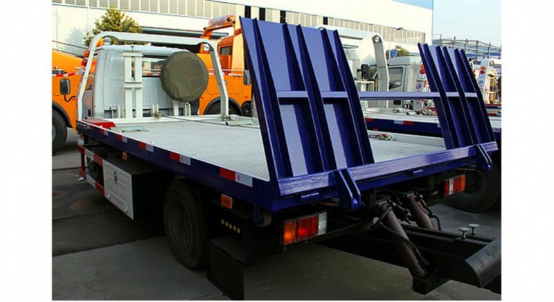 慶鈴五十鈴藍(lán)牌平板清障車 后側(cè)圖 慶鈴五十鈴藍(lán)牌平板清障車 后側(cè)圖