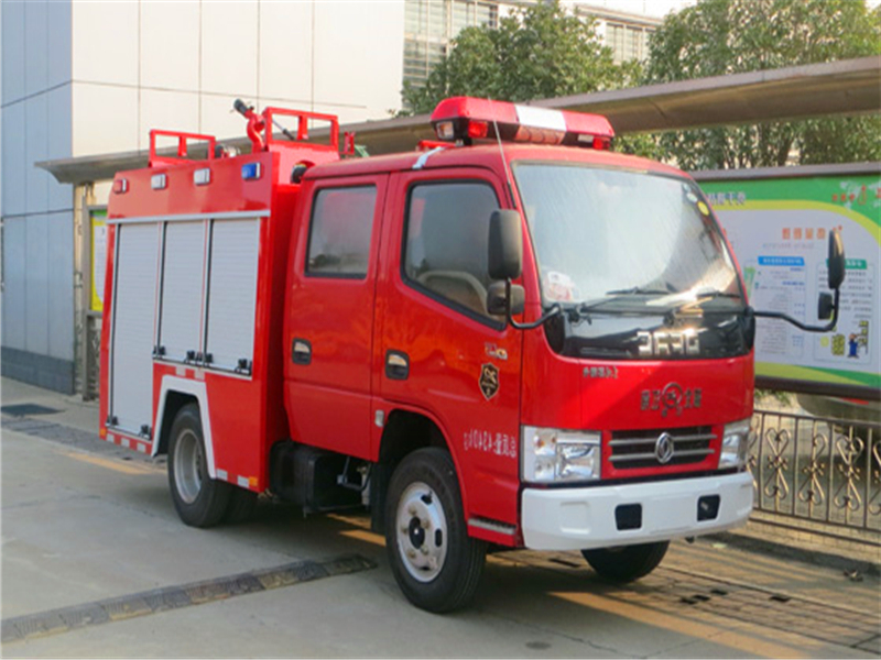 東風藍牌水罐消防車1.jpg