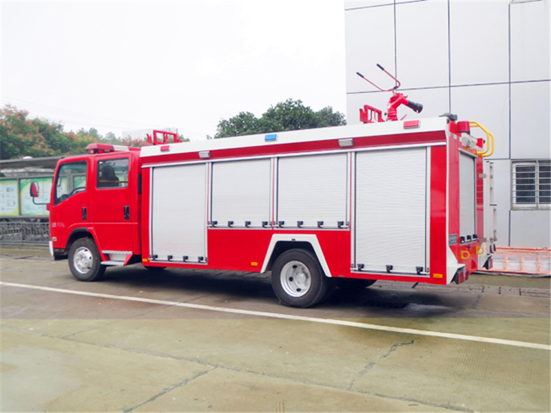 五十鈴3噸水罐消防車2.jpg