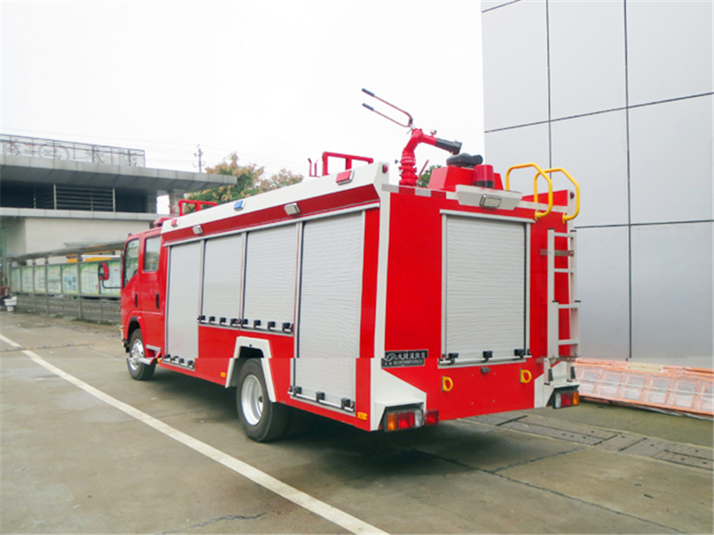 五十鈴3噸水罐消防車3.jpg