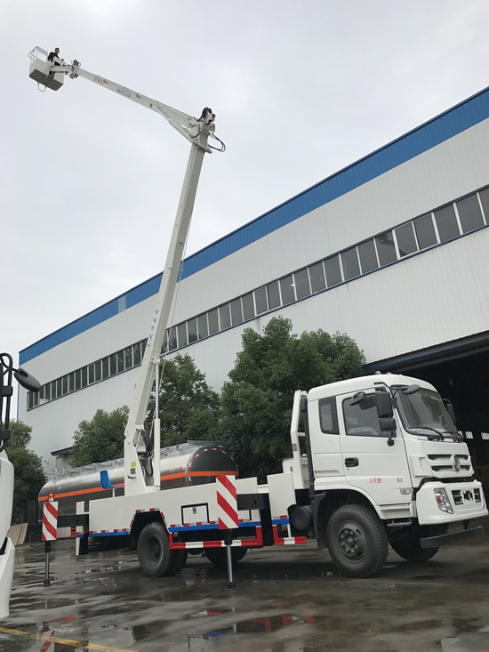 18米高空作業(yè)車.jpg