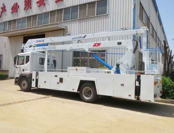 東風(fēng)22米高空作業(yè)車2.jpg