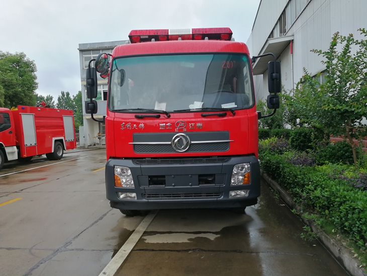 國五6噸~7噸東風天錦泡沫消防車 (2).jpg