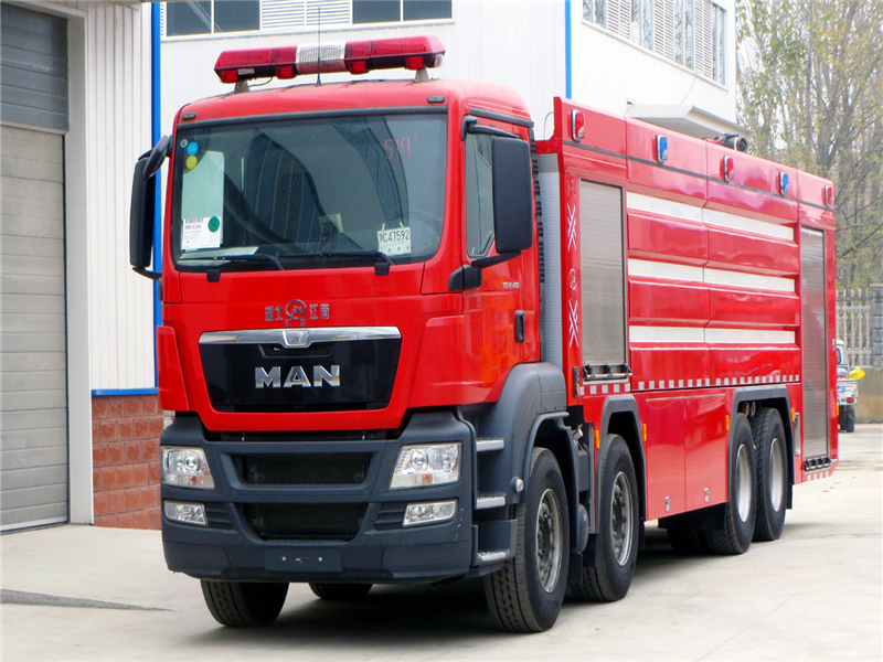 壓縮空氣泡沫消防車 進(jìn)口德國曼簡介