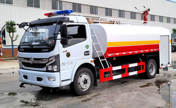 東風(fēng)多利卡國六8噸消防灑水車