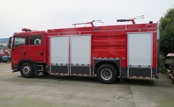 湖北江南8噸泡沫干粉聯(lián)用消防車簡介