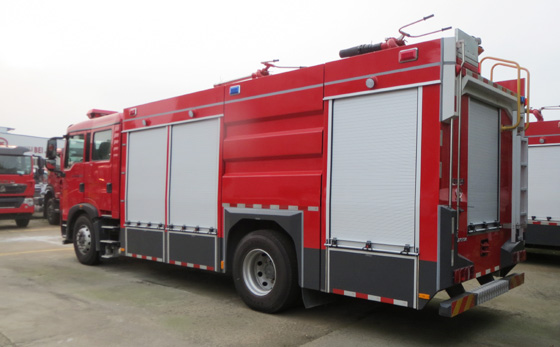 湖北江南8噸泡沫干粉聯(lián)用消防車簡介