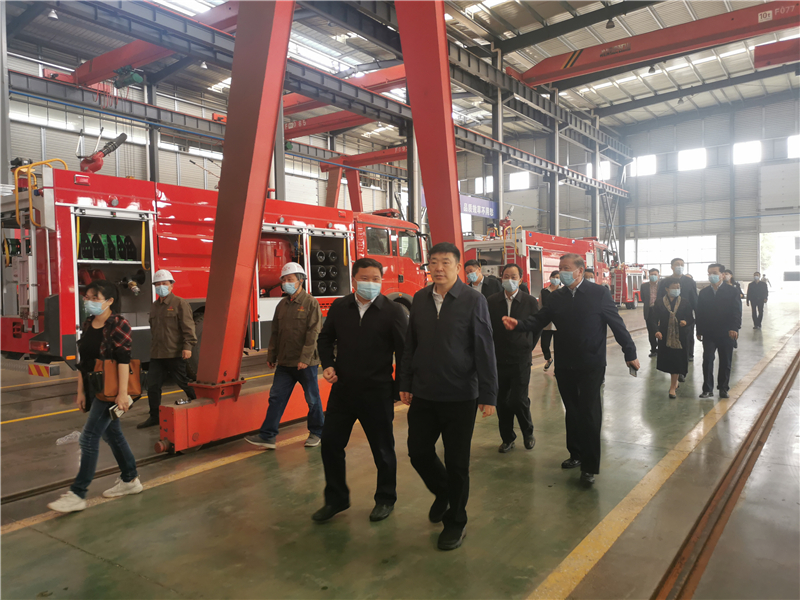 湖北省政協(xié)副主席周先旺一行到湖北江南公司調(diào)研視察